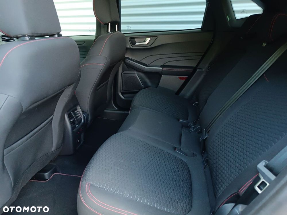 Ford Kuga - 32