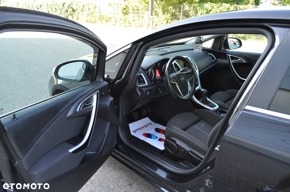 Opel Astra 1.4 Turbo Exklusiv - 11