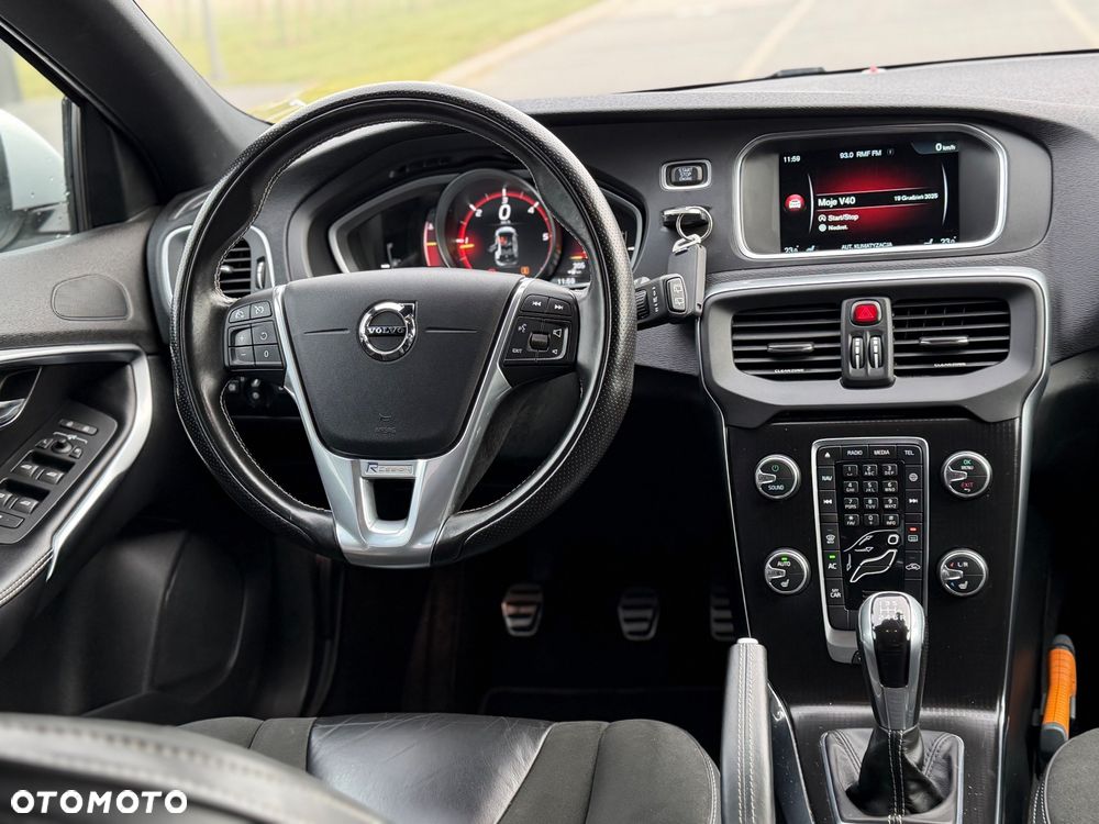 Volvo V40 D2 RDesign - 13