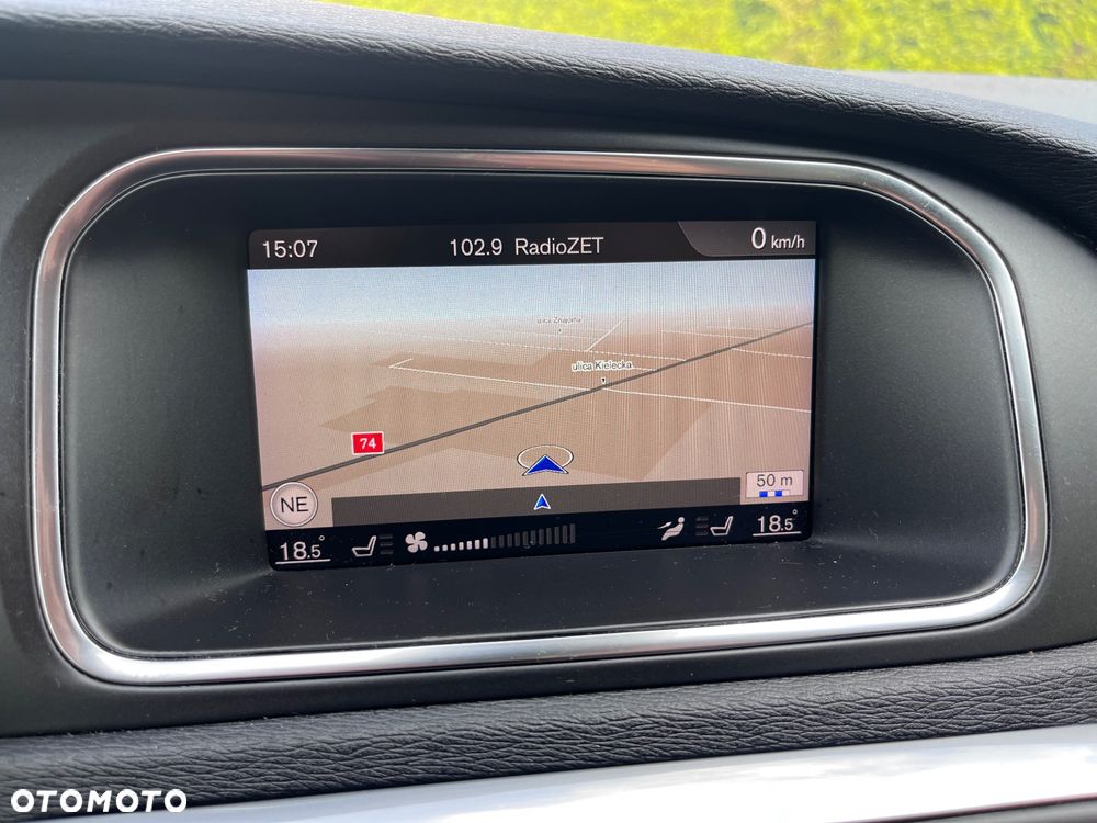 Volvo V40 D2 Drive-E Momentum - 11