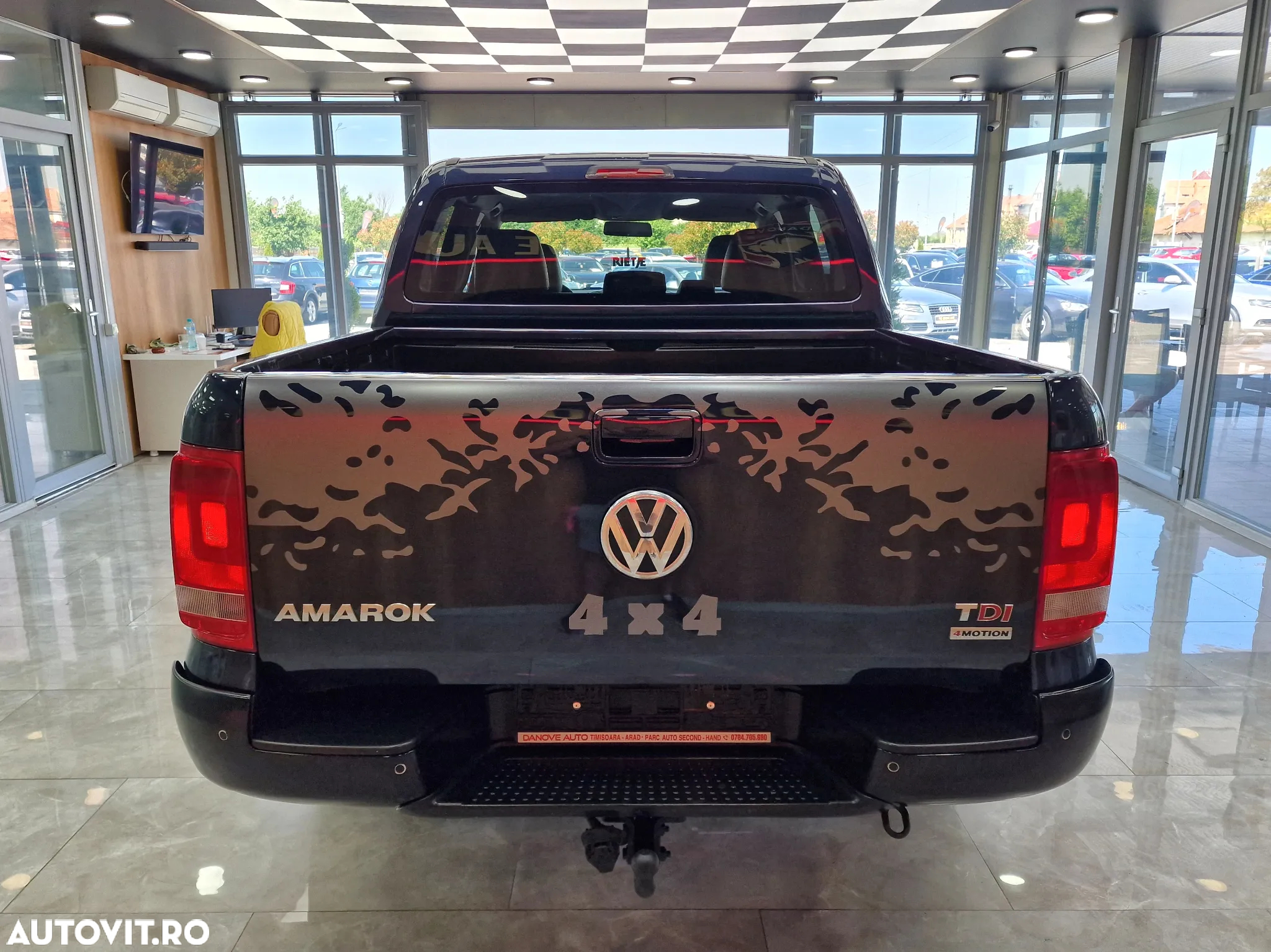 Volkswagen Amarok - 12