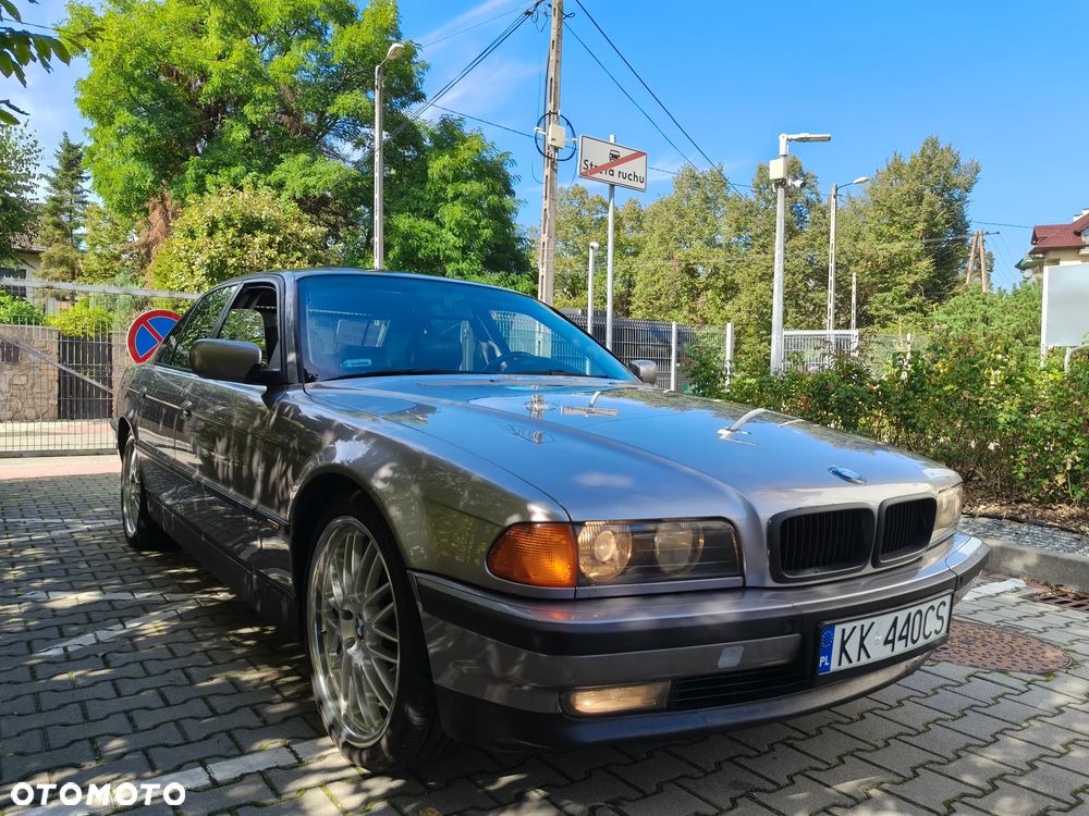 BMW Seria 7 - 18