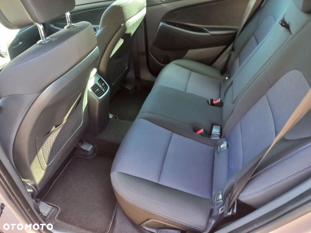 Hyundai Tucson blue 1.7 CRDi 2WD Style - 25