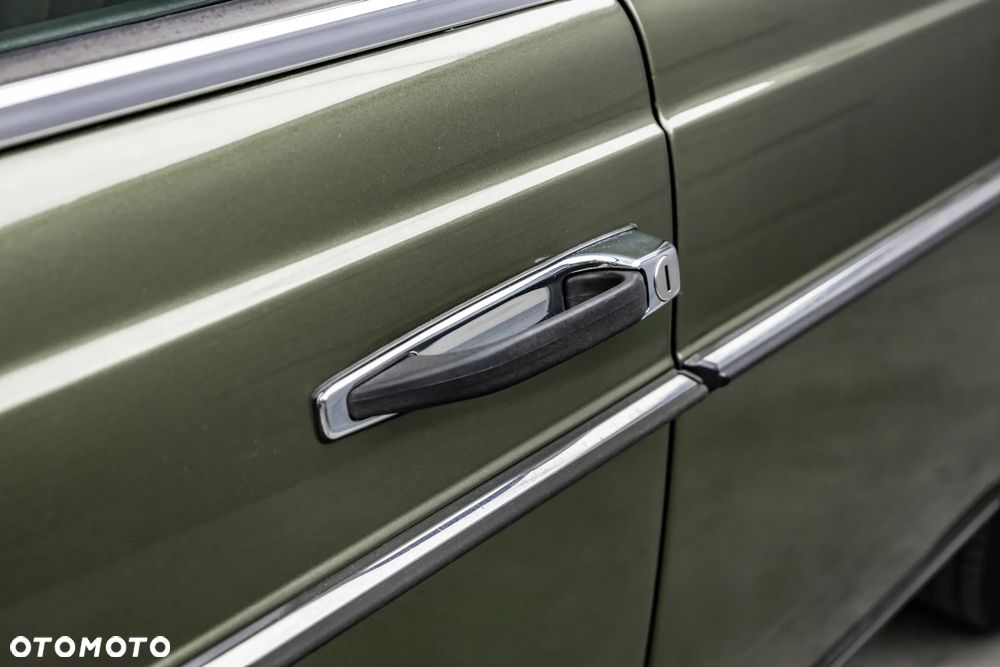 Mercedes-Benz W123 - 16