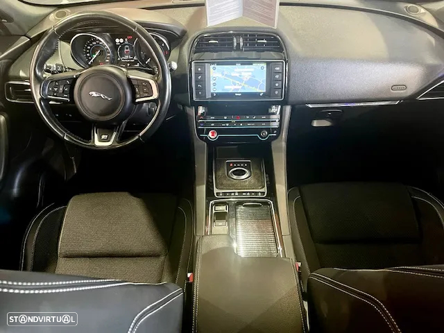 Jaguar F-Pace 20d Aut. R-Sport - 3