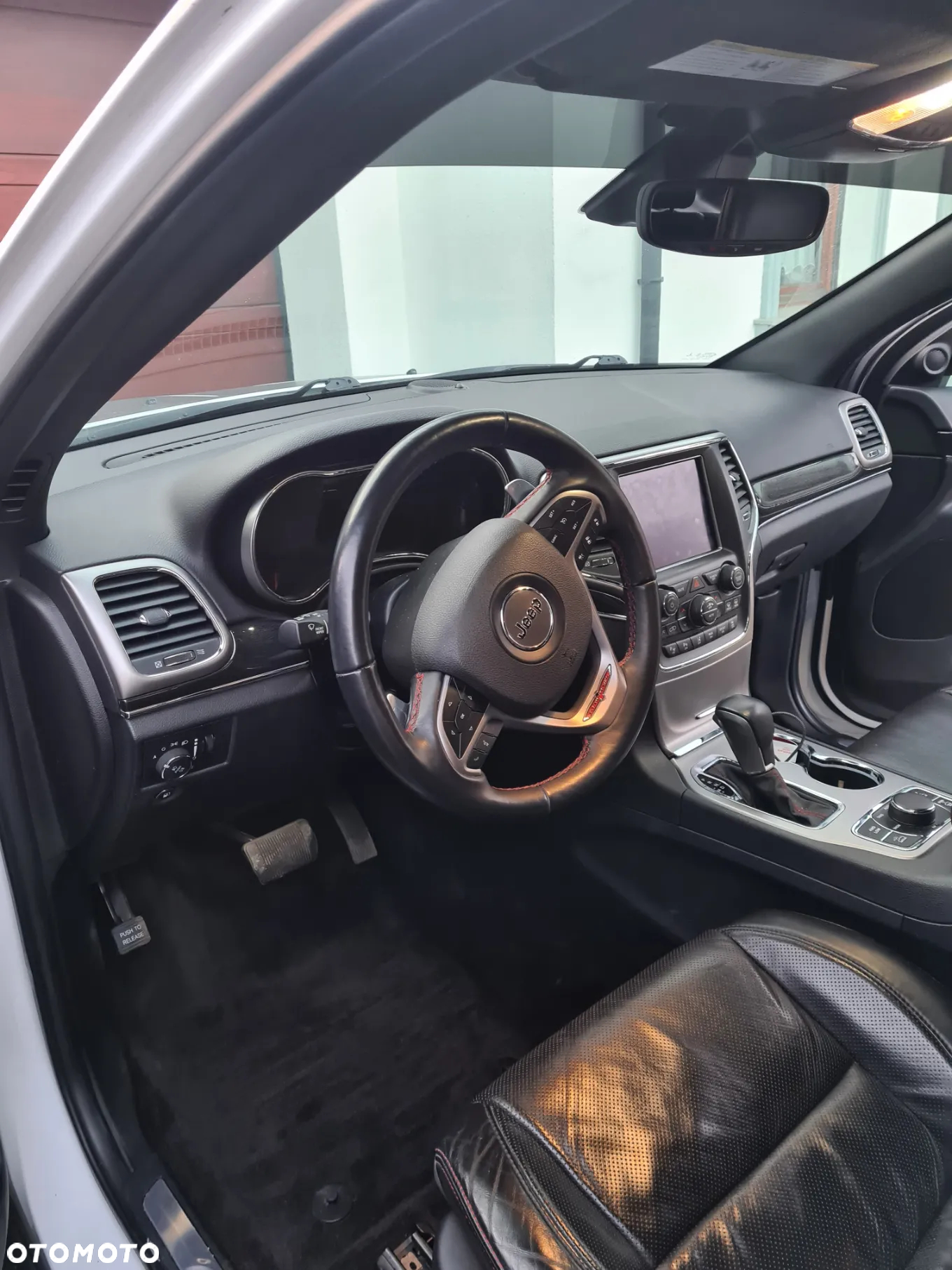 Jeep Grand Cherokee - 14