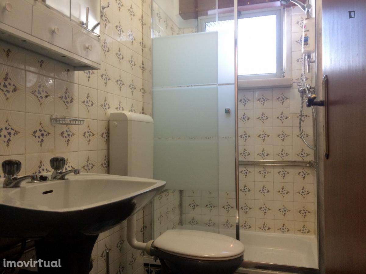 Quarto - localizado em Trafaria Lisbon - Grande imagem: 2/40