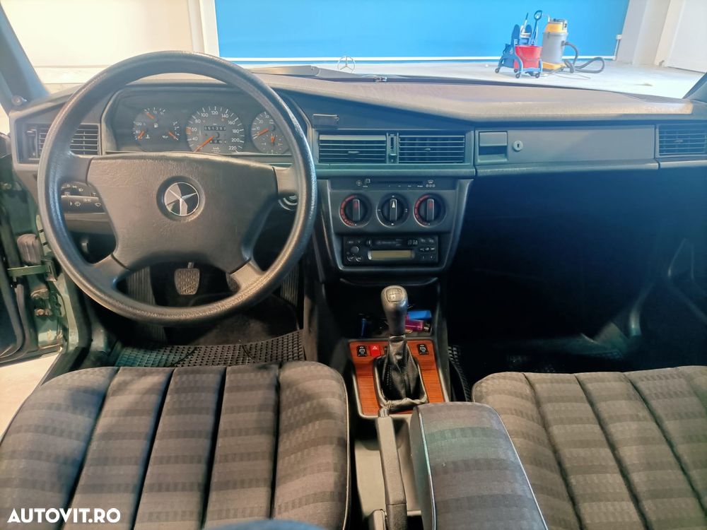 Mercedes-Benz W201 - 9