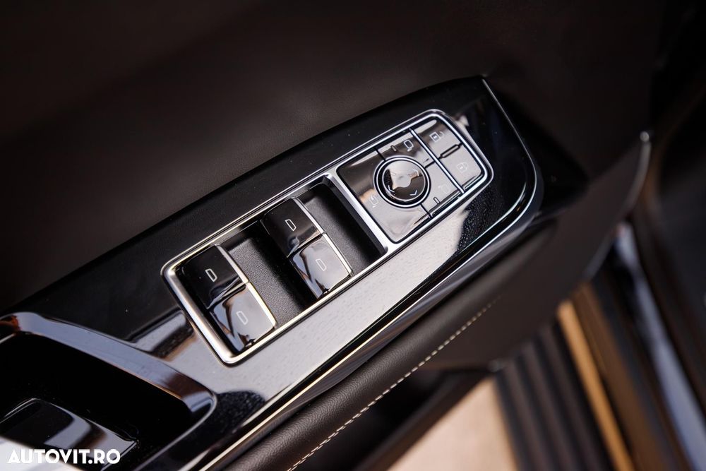 Cadillac Escalade - 31