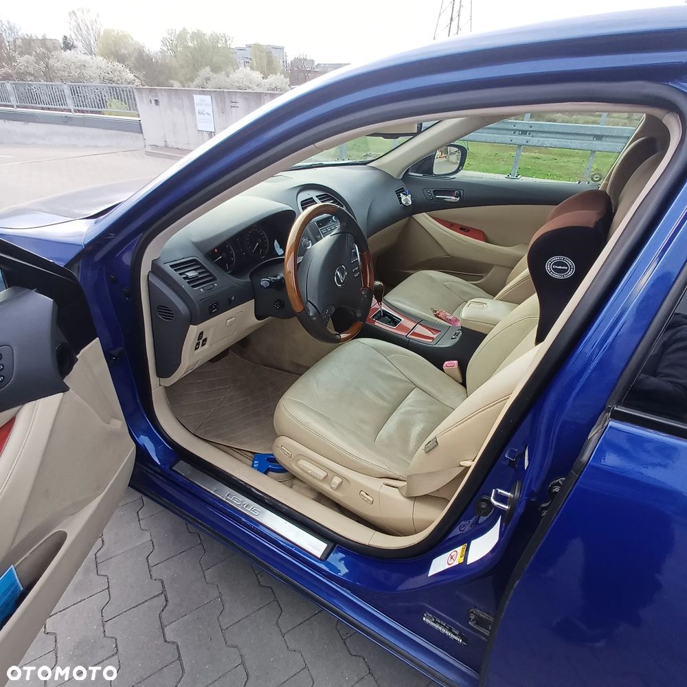 Lexus ES - 7