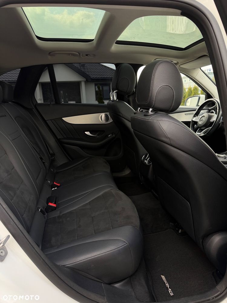 Mercedes-Benz GLC 250 4Matic 9G-TRONIC AMG Line - 11