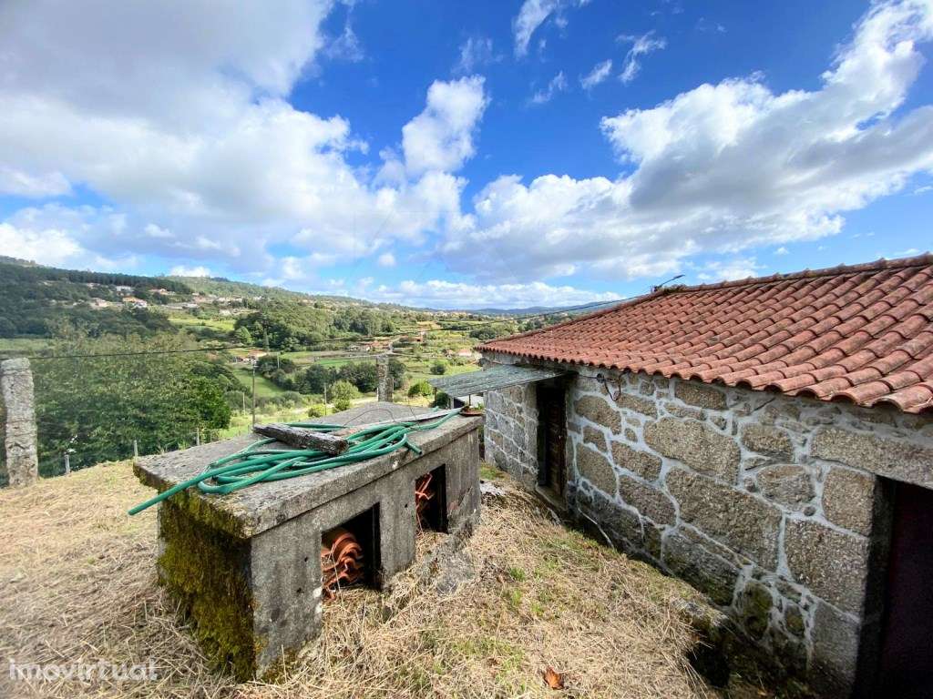 Moradia para restaurar - Grande imagem: 4/30