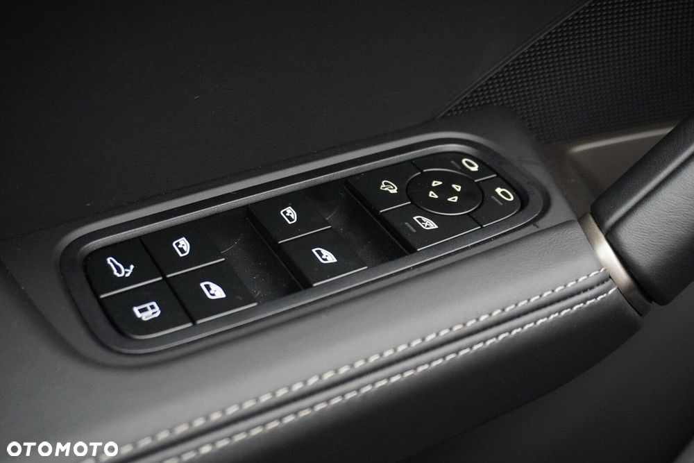 Porsche Cayenne - 30