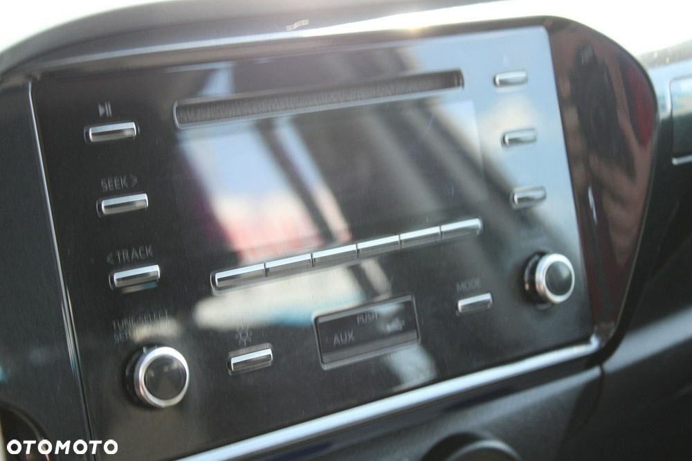 Toyota Hilux - 22