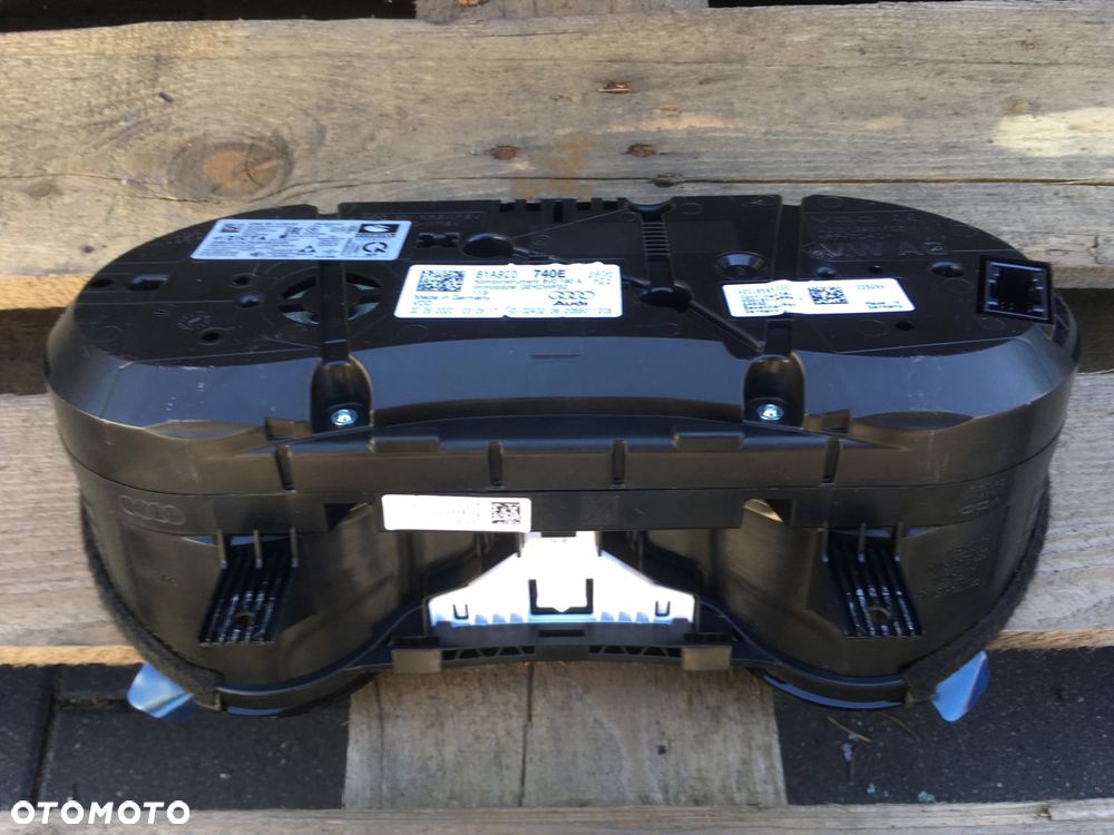 LICZNIK ZEGARY AUDI Q2 81A 81A920740E - 8