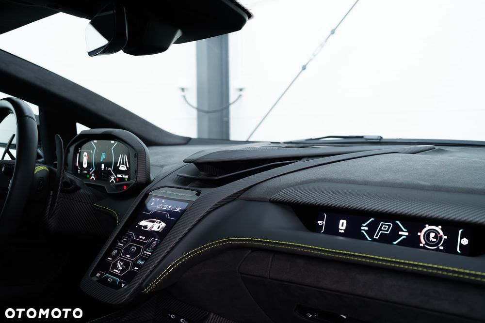 Lamborghini Revuelto - 21