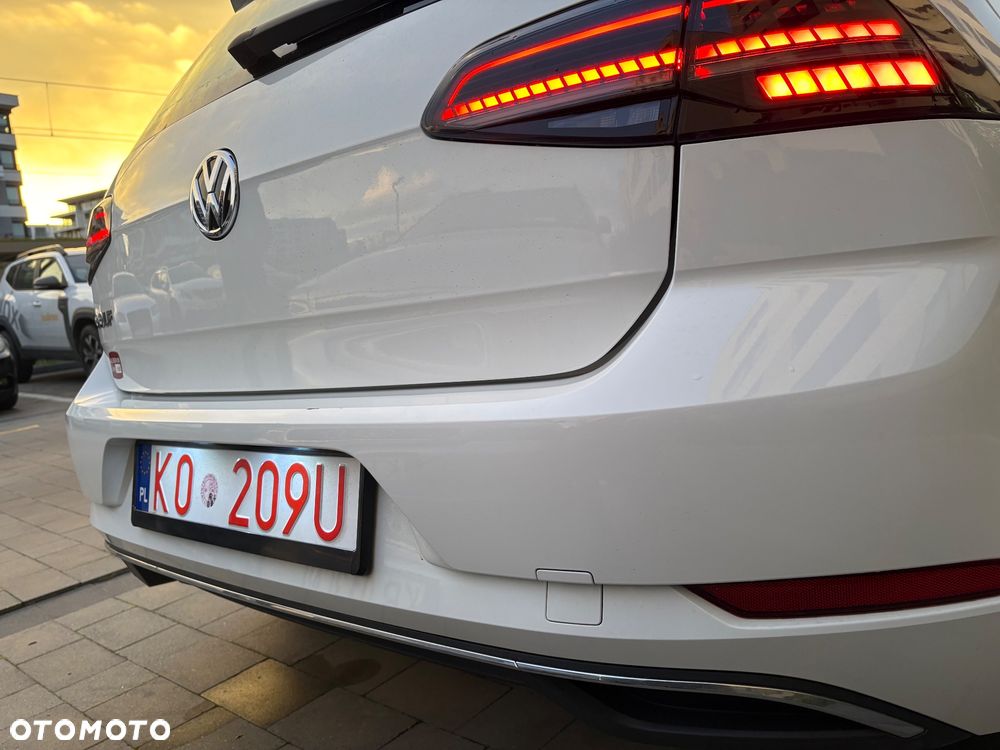 Volkswagen Golf - 12