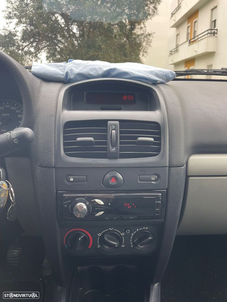 Renault Clio 1.2 16V Extreme - 7