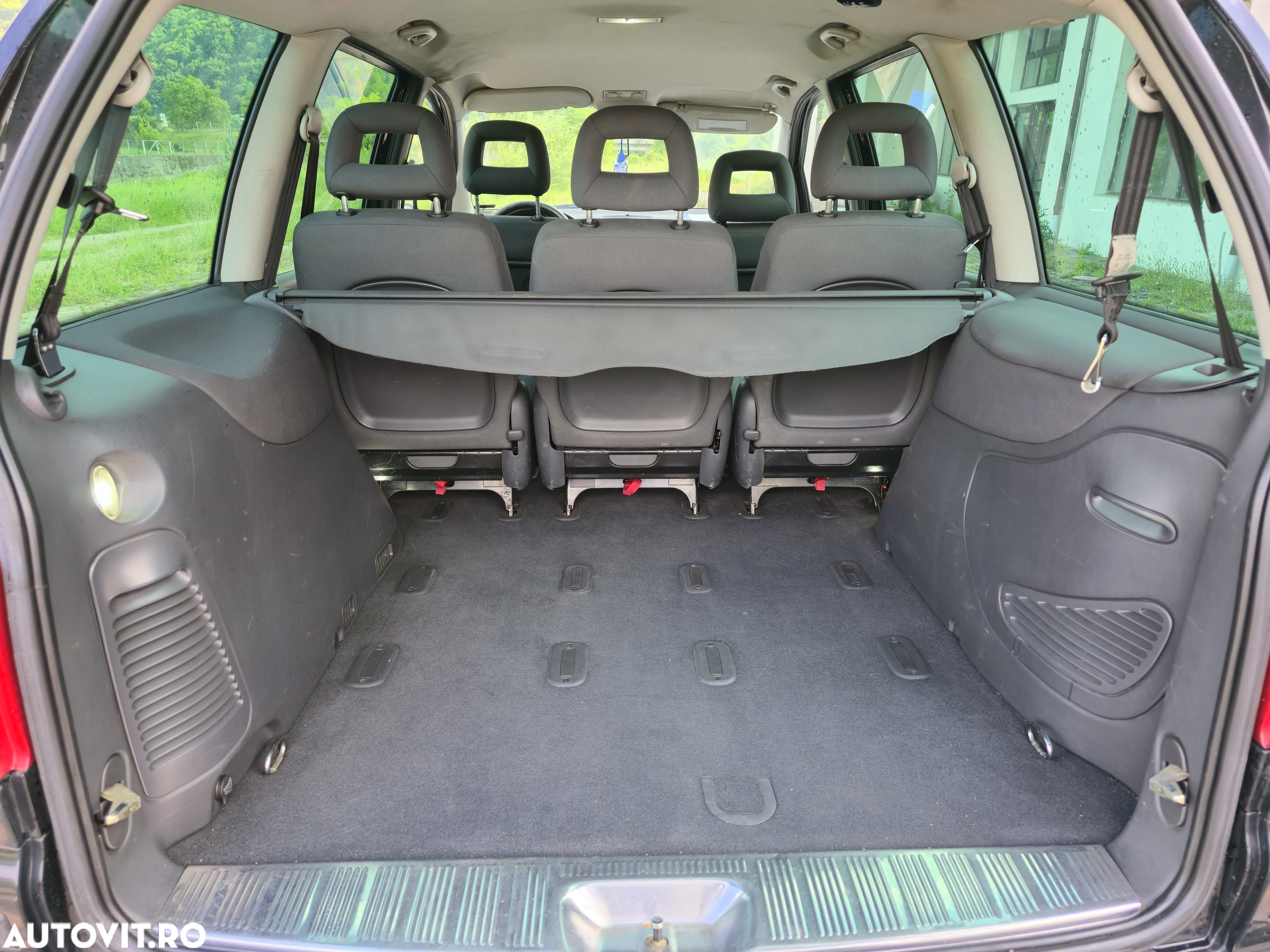 Volkswagen Sharan 1.9 TDI Comfortline Family - 13