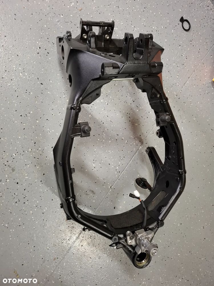 Suzuki GSXS 950 1000 rama - 7