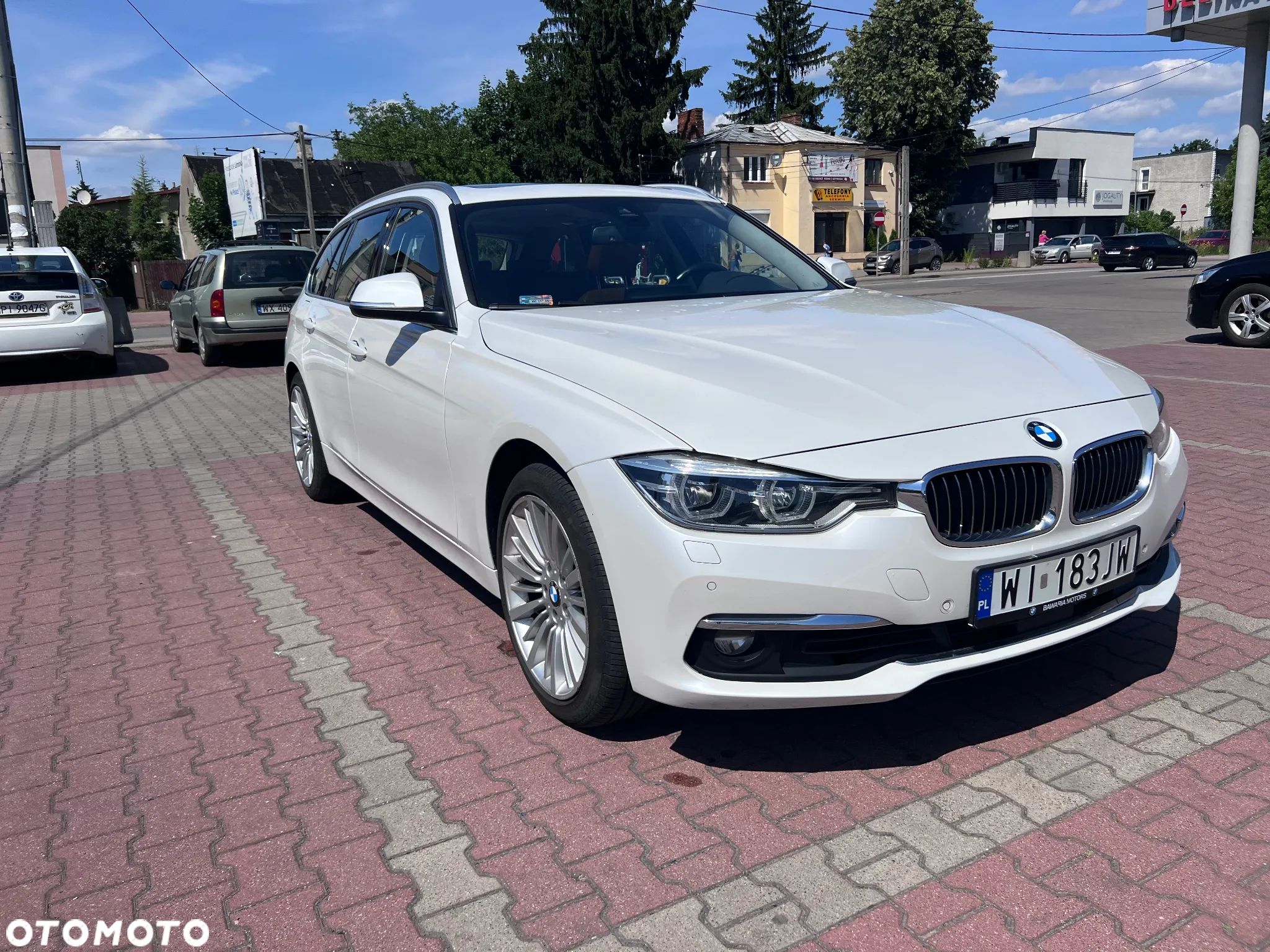 BMW Seria 3 330i xDrive Luxury Line - 1