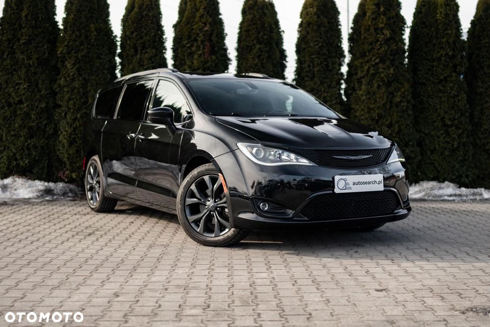 Chrysler Pacifica - 3