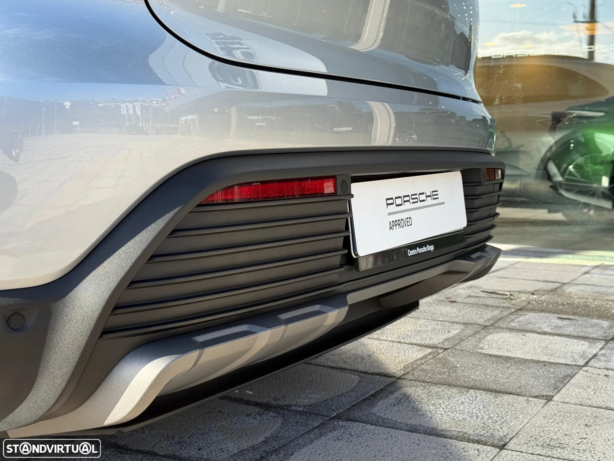 Porsche Macan Electric 4 - 22