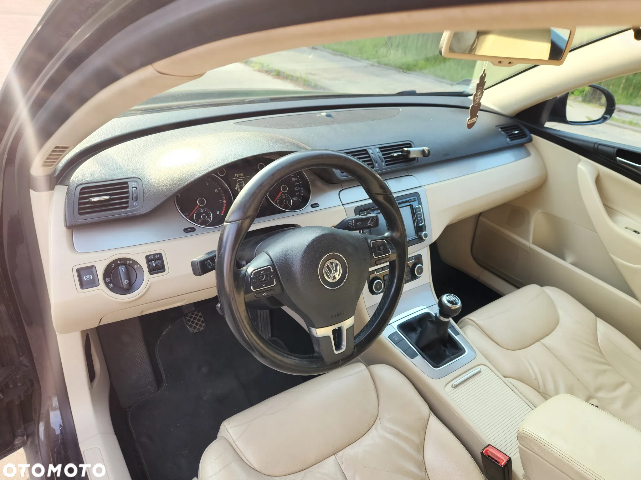 Volkswagen Passat 1.8 TSI Comfortline - 11