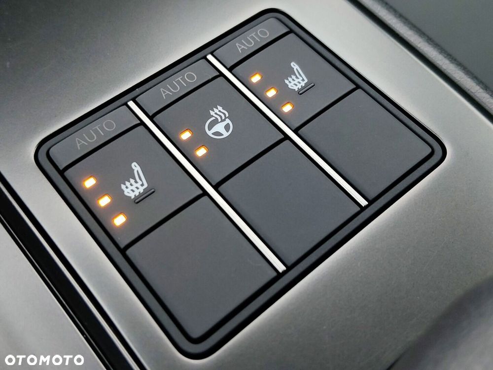 Lexus UX 300h F Sport Design - 27