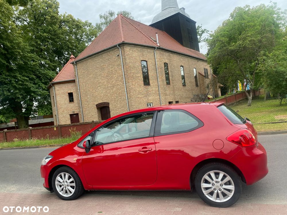 Toyota Auris 1.4 D-4D Luna - 1