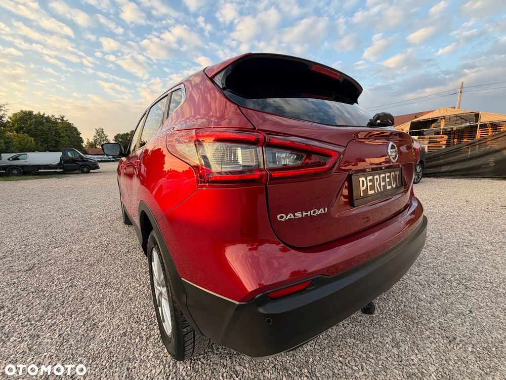 Nissan Qashqai 1.3 DIG-T N-Connecta EU6d - 10