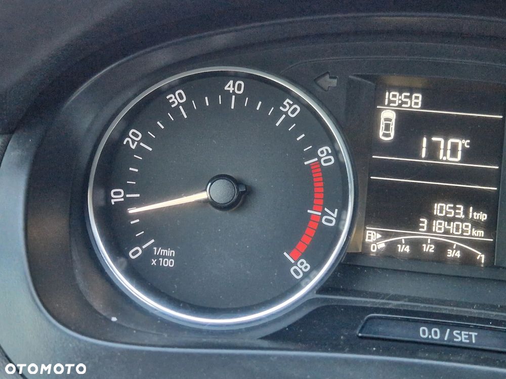Skoda RAPID 1.2 TSI Ambition - 20