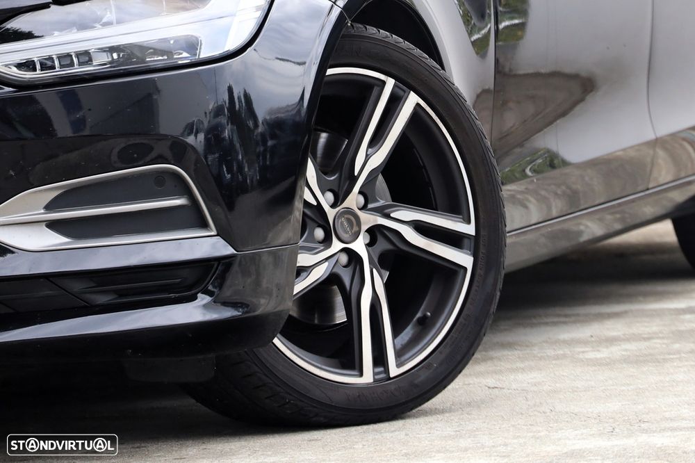 Volvo V90 2.0 D4 Momentum Geartronic - 29