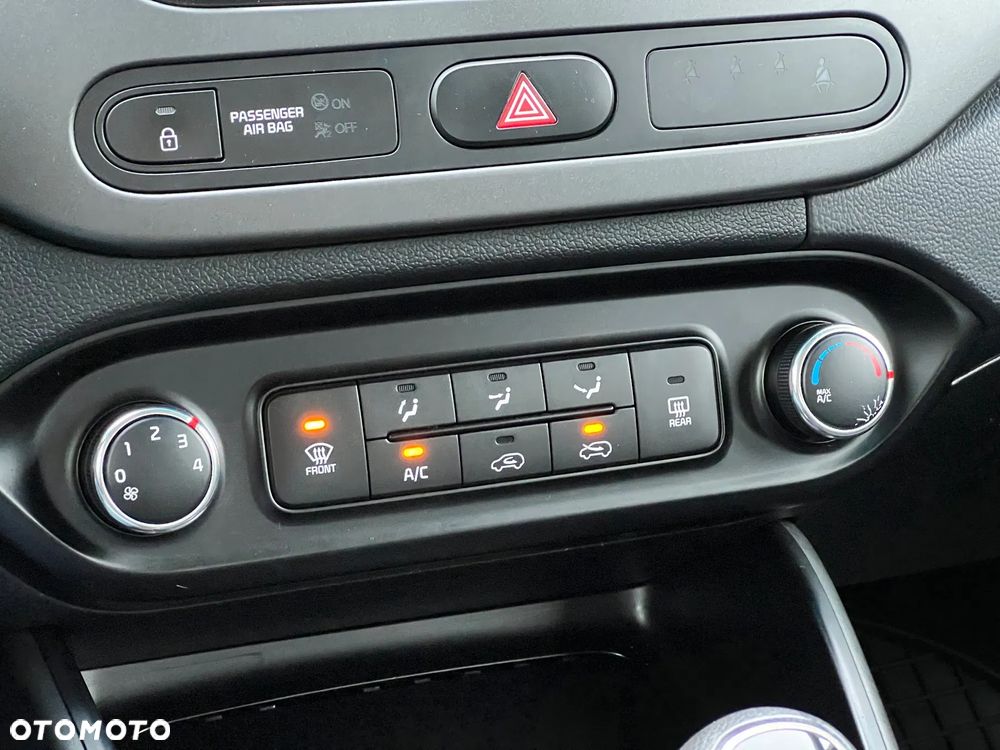 Kia Carens 1.6 GDI L - 24