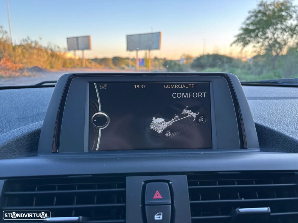 BMW 116 dA Line Sport - 27