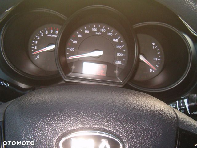 Kia Rio - 24