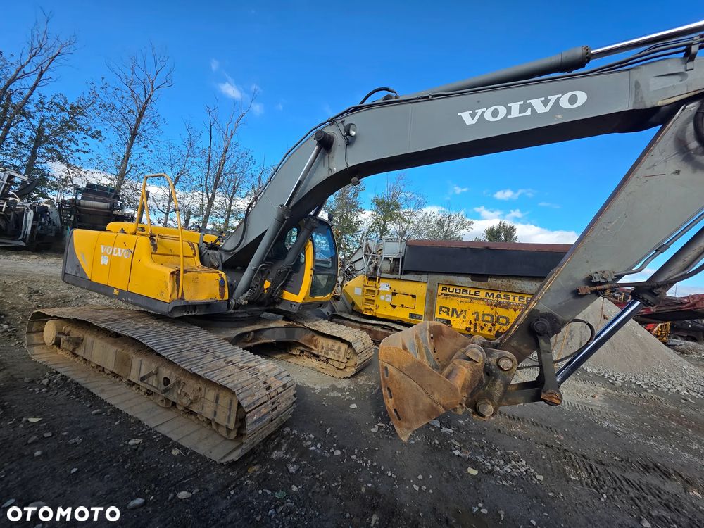 Volvo EC240 LC - 17