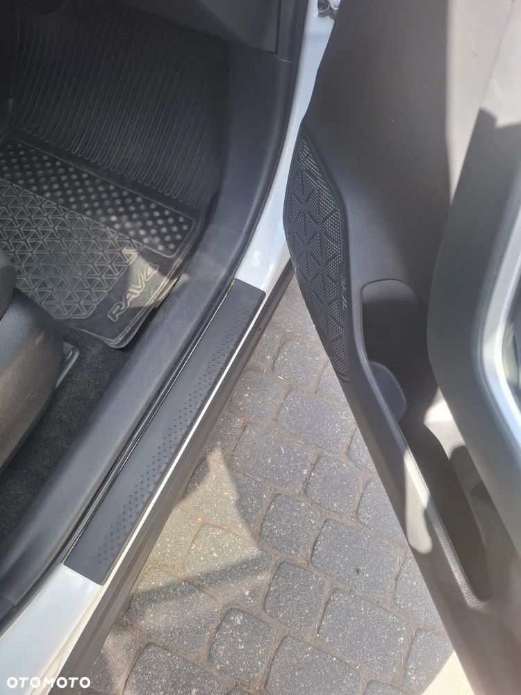 Toyota RAV4 2.5 Hybrid Active 4x2 - 18