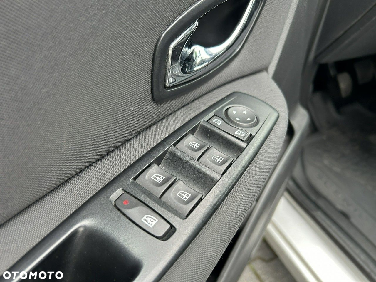 Renault Grand Scenic - 19