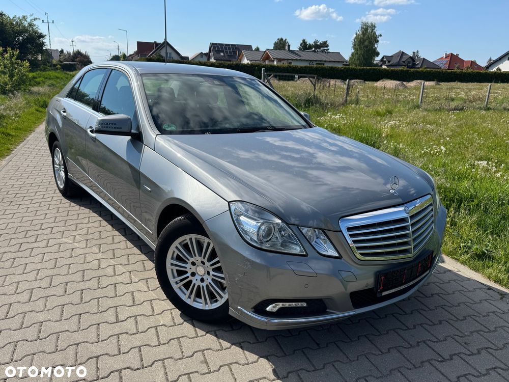 Mercedes-Benz Klasa E 250 BlueEFFICIENCY 7G-TRONIC Elegance - 1