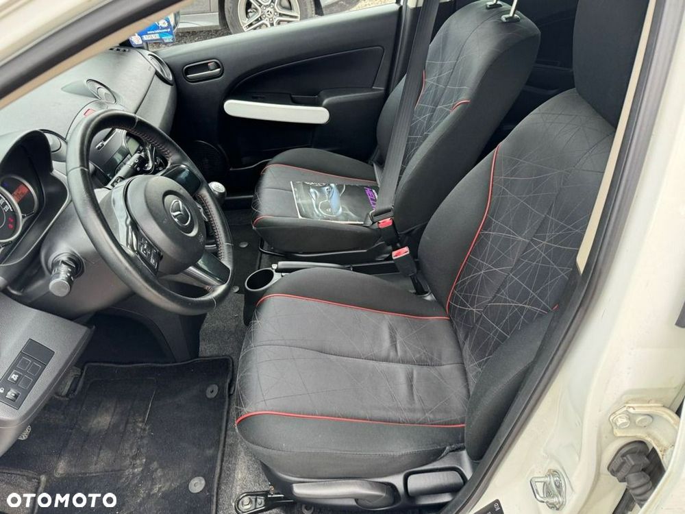 Mazda 2 - 13