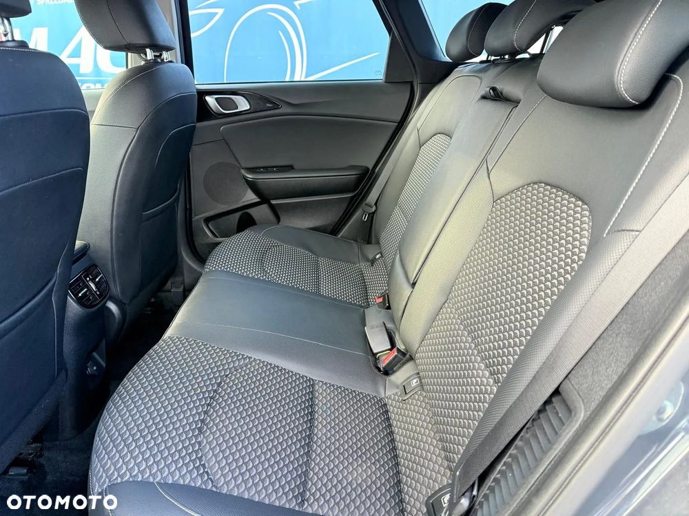 Kia Ceed 1.6 GDI PHEV L DCT - 13