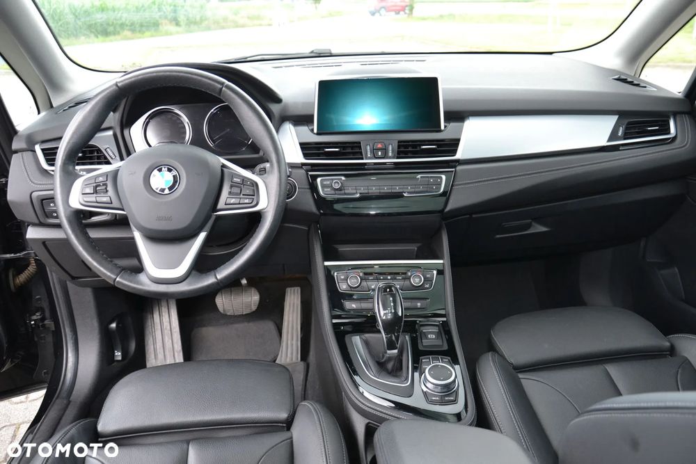 BMW Seria 2 218d - 20