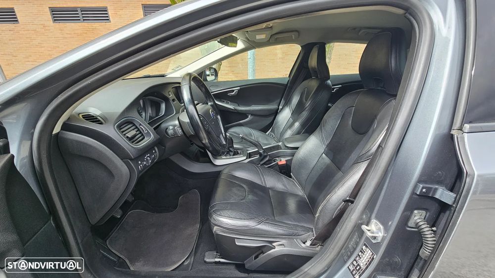 Volvo V40 1.6 D2 Momentum Eco - 10