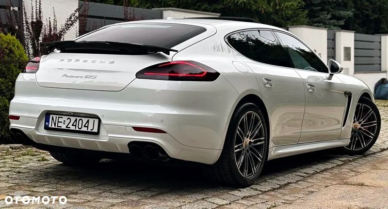 Porsche Panamera GTS PDK - 35