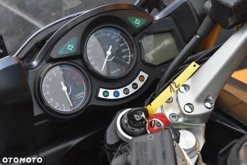 Yamaha FJR - 23