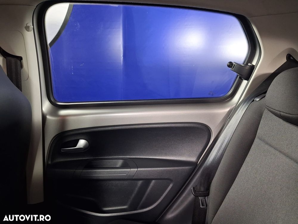 Volkswagen up! 1.0 High - 23