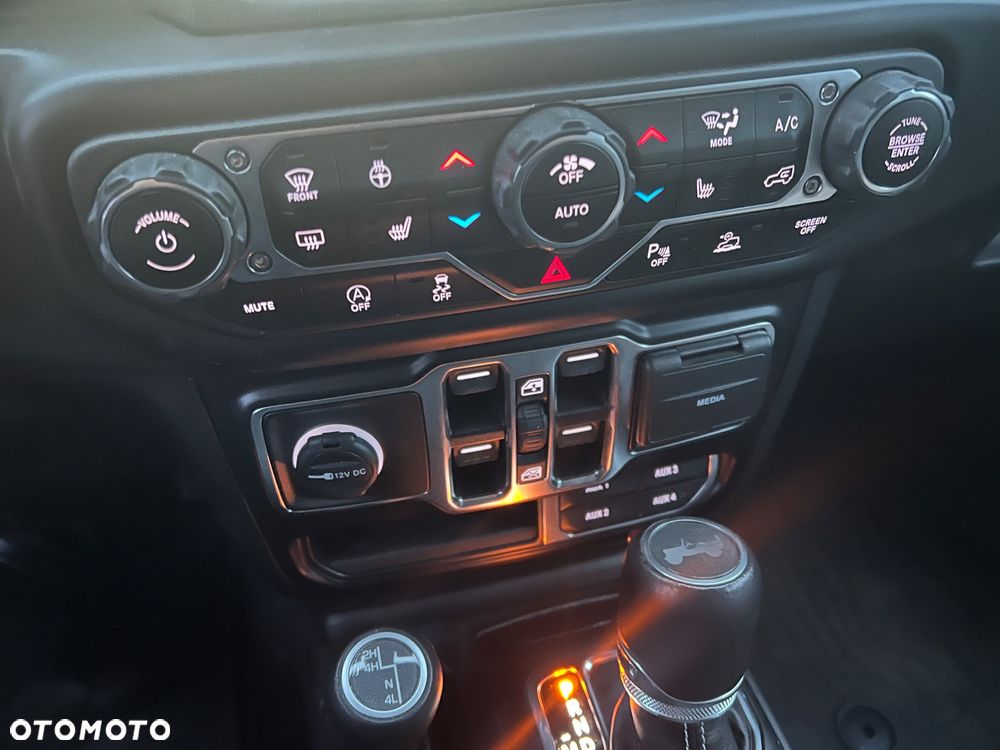 Jeep Wrangler - 28