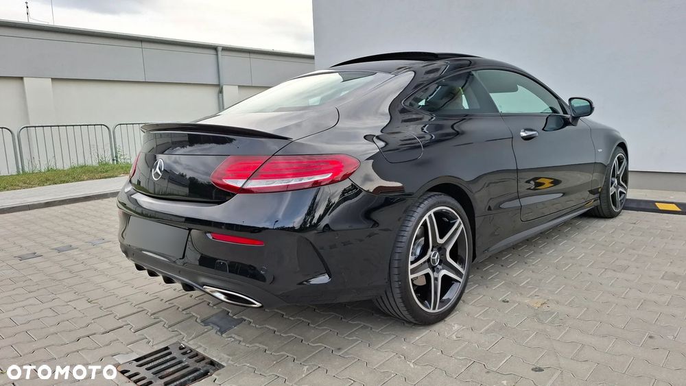 Mercedes-Benz Klasa C 300 9G-TRONIC - 6