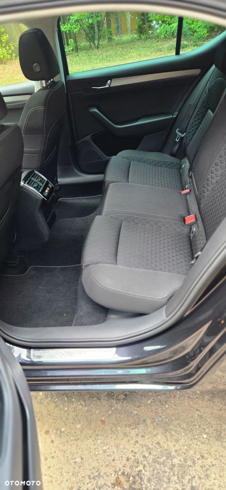 Skoda Superb 2.0 TDI Ambition DSG - 20